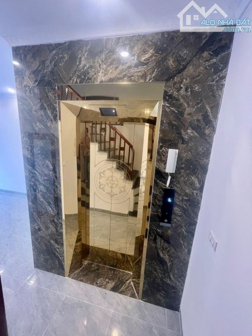 BÁN NHÀ BỒ ĐỀ - 11 TỶ - 54M2 - MT5M - Ô TÔ TRÁNH - KD - THANG MÁY