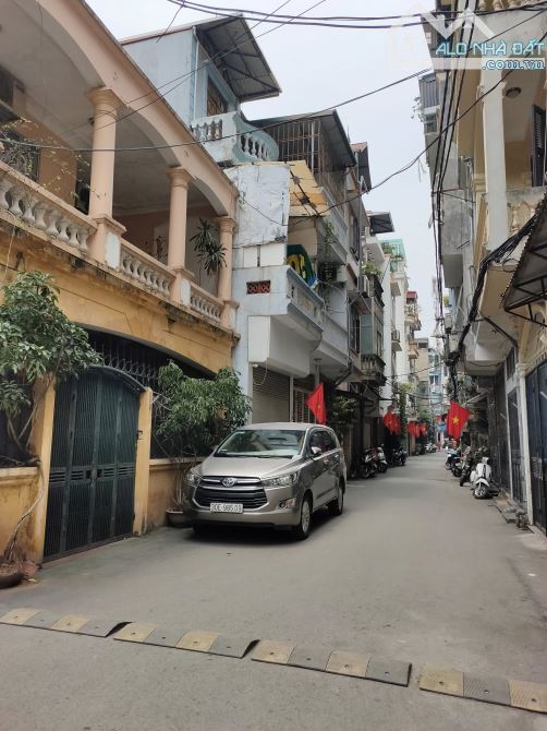 Bán nhà Khương Trung - Ngã Tư Sở, 30m2 x 4 tầng, ngõ phân lô, ô tô cách 15m. Giá 5 tỷ