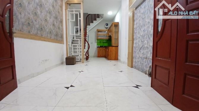 B.Á.N NHÀ PHỐ NGUYỄN CHÍNH - ĐƯỜNG TRƯƠNG ĐỊNH HÀNG XÓM KIM ĐỒNG GIẢI PHÓNG 30M 5 TẦNG.