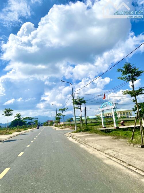 Bán Đất Mặt Tiền Nguyễn Bỉnh Khiêm - TT Nam Phước- Gần Chợ- Giá 7xx