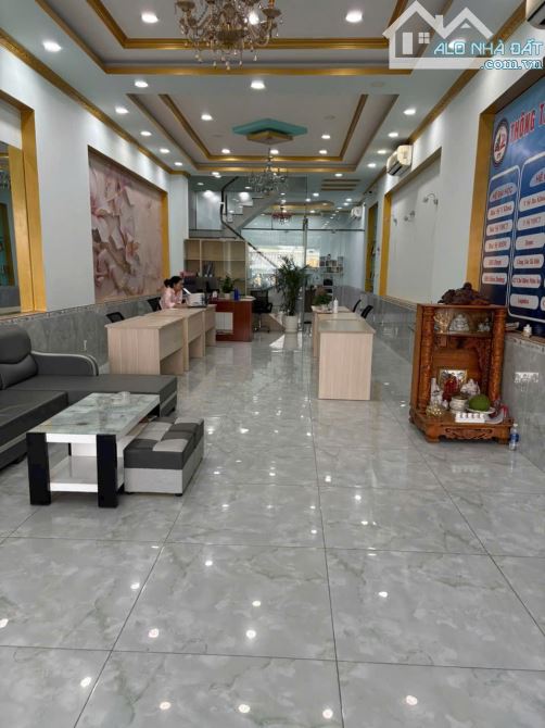 Bán Gấp Nhà Mặt Tiền Kinh Doanh Chợ Đoàn Thị Kia Dĩ An