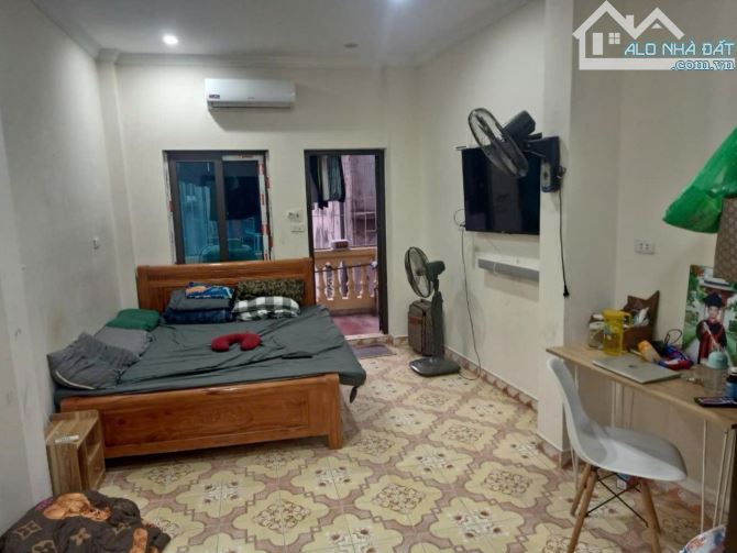 Cực hiếm, ba gác đỗ cửa, Khâm Thiên, 20m ra ô tô, 26m2, 4 tầng 1 tum, chỉ hơn 5 tỷ