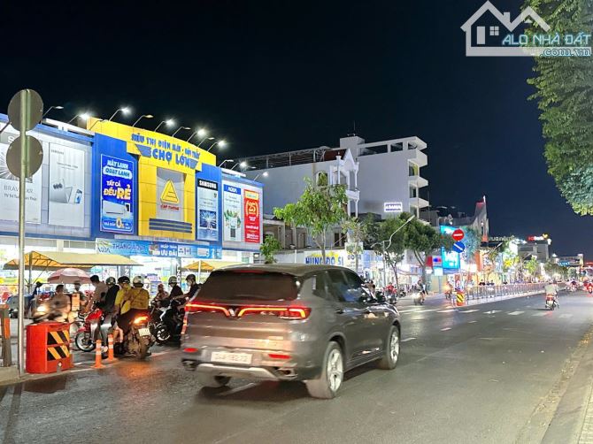 Nhà phố 4 lầu đẹp HXH 1 trục Quang Trung 64m2(4x16) KD online tốt gần chợ chỉ 8 tỷ.