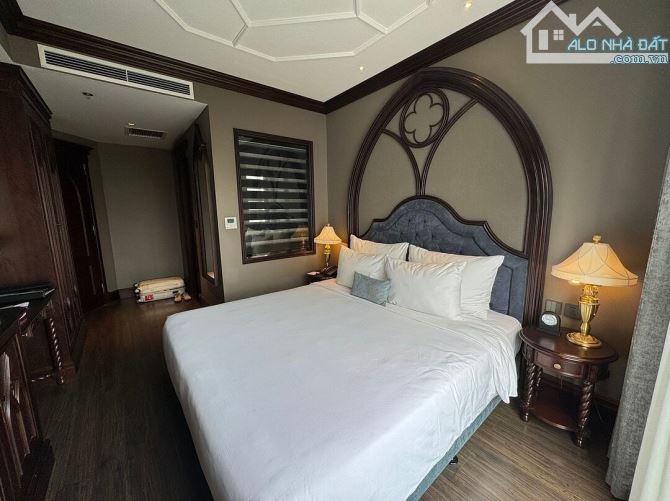 Khách sạn Phố Hàng Gai 162m2 - Giá 175 Tỷ, cách Bờ Hồ 150m, sẵn HĐ cho thuê KS thu tiền về
