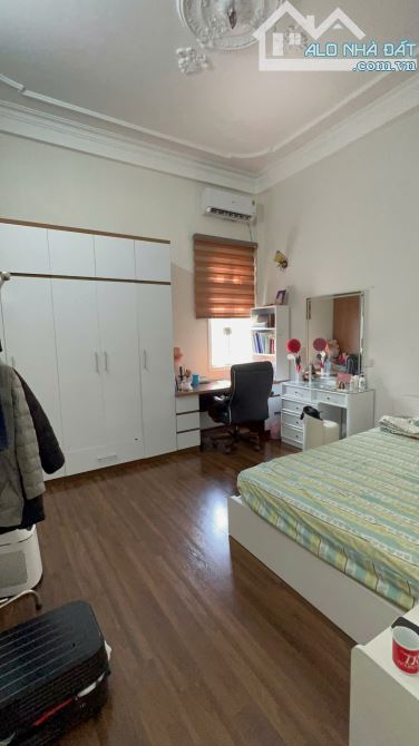 Bán nhà mặt phố Nguyễn Tư Giản - 70m² x 5 tầng + tum - nhà full nội thất - sổ đỏ chính chủ - 10