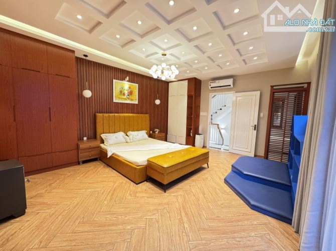 KHU PHỐ PHÂN LÔ ĐỒNG BỘ - MỚI XÂY FULL NỘI THẤT - VÀI BƯỚC CHÂN RA MẶT TIỀN - 6.9T - 10