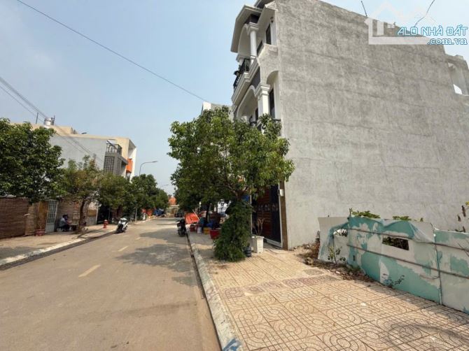 BÁN LÔ ĐẤT CỰC ĐẸP SÁT SÔNG VÀM THUẬT GẦN CẦU SẮT - Q12- 59M2- CHỈ 5 TỶ 95 - 1
