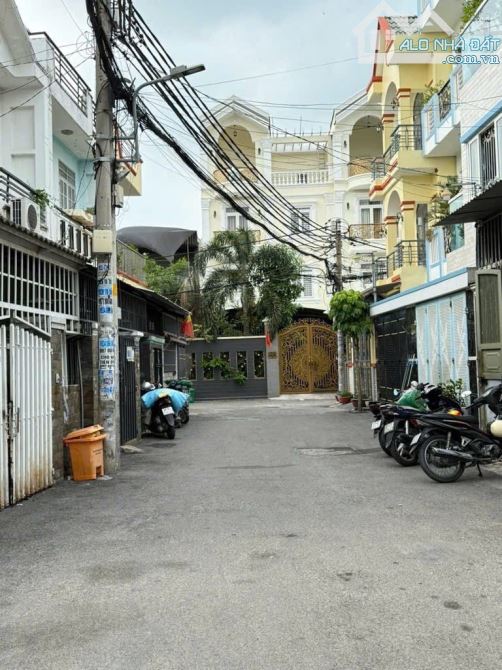 Bán nhà  1/ Trương Thị Hoa -Q12- 4mx12m -hẻm xe hơi 4,x tỷ - 1
