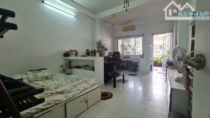 QUẬN 4 - MT TT QUẬN 4 - KHU DÂN CƯ AN NINH, BUÔN BÁN SẦM UẤT - GIÁ 30 TỶ - 1