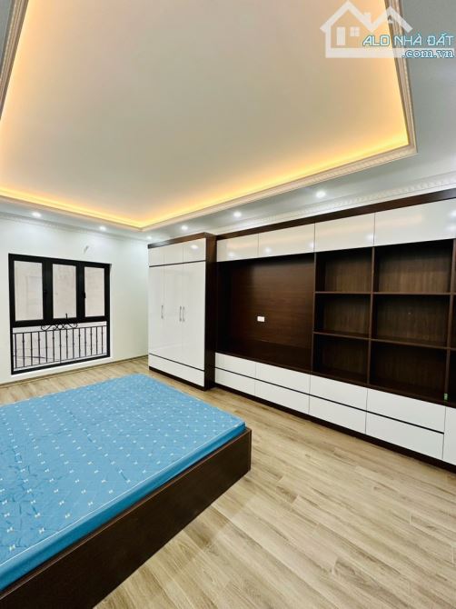 HIẾM, PHÚ ĐÔ – 4 chỗ ĐỖ CỬA, GẦN CHỢ, HỒ PHÚ ĐÔ, TIỆN ÍCH NGẬP TRÀN. 36m2, giá 8.3 tỷ. - 1