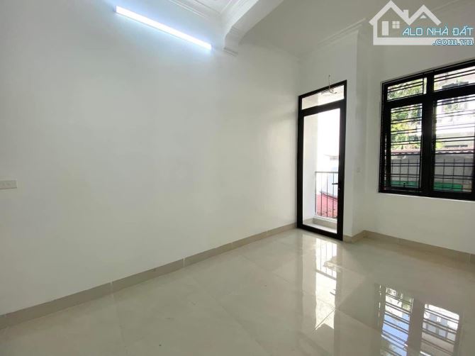 Cách phố 20m Lô góc 2 thoáng TT Ba Đình nhà đẹp 50m 4T nhỉnh 11 tỷ lắp được thang máy - 1