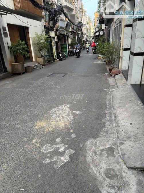 Hẻm xe hơi Huỳnh Văn Bánh, Quận Phú Nhuận. DT 4,3 x 11m2, Giá 10 tỷ - 1