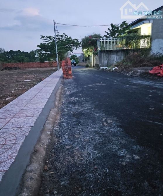 Bán Lô Đất 5 x 20m SH Thổ Cư, giá 1 tỷ 590tr TL 769 vào 200m, Lộc An, Long Thành - 1