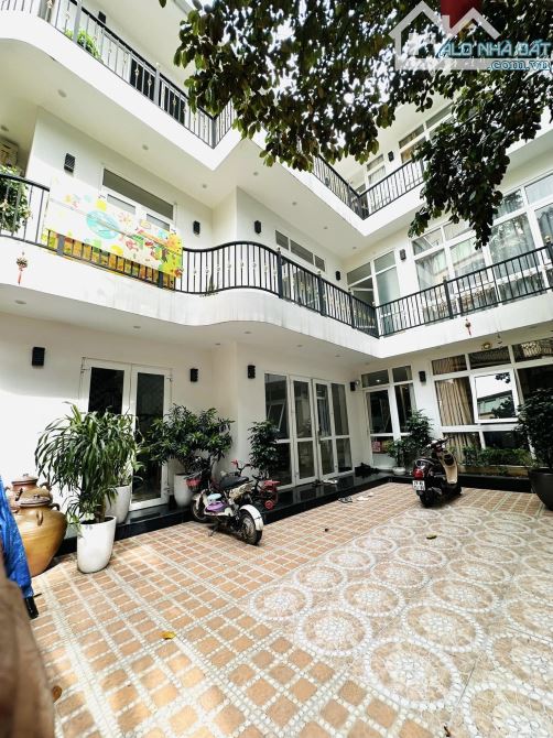 BÁN NHÀ PHỐ VŨ MIÊN, CẠNH HỒ TÂY, DT 165M2, MT 11M, Ô TÔ VÀO NHÀ, GIÁ SIÊU RẺ 50 TỶ - 1
