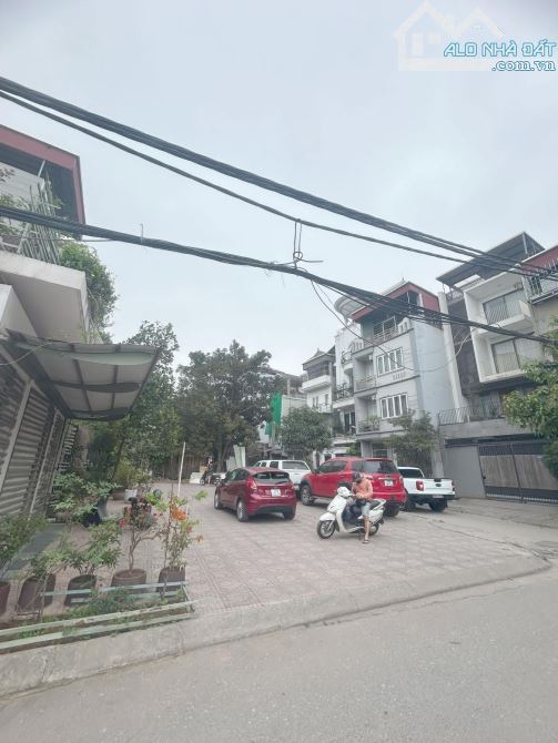 Bán đất Ngọc Thuỵ. 98m2. Mặt tiền 6m. Vỉa hè 3 oto tránh. Sát hồ điều hoà - 1