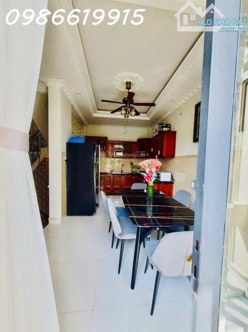Q7 NHÀ LÔ GÓC - GẦN NGUYỄN LƯƠNG BẰNG - Ô TÔ NGỦ NHÀ - 90M2 - NHỈNH 11 TỶ - 1