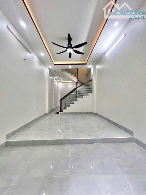 Bán nhà trong ngõ chợ Kênh ngõ to 3 bước chân ra đến chợ - 1