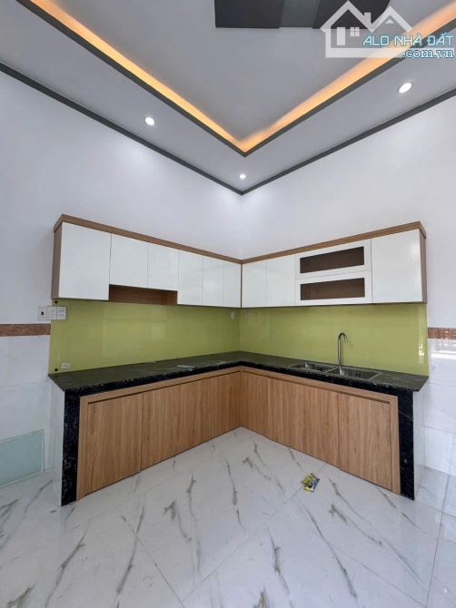 Nhà sổ riêng có hỗ trợ vay ngay trung tâm thạnh phú - 1