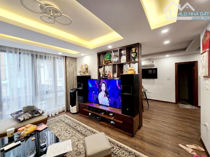 BÁN NHÀ PHỐ QUÁN SỨ-HOÀN KIẾM -CÁCH PHỐ 20m -NHÀ 5 TẦNG-DT 40 m2- nở Hậu - 1