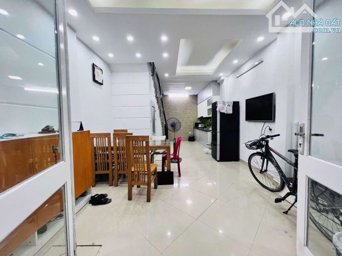 Bán nhà phố Thái Hà, Đống Đa, 40m2, 5T, mặt tiền 4m, gần phố, chỉ 9.5 tỷ - 1