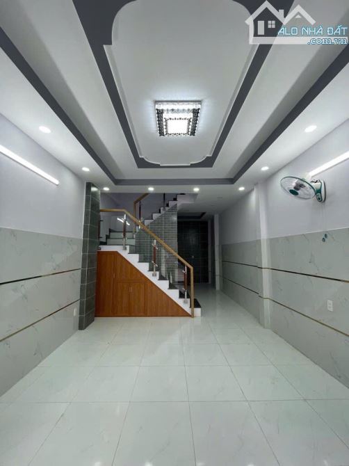 Bán nhà Bình Trị Đông, ô tô ngủ trong nhà,ngay Tên Lửa, 40m2, nhà mới, đẹp, 2 tầng,chỉ 4tỷ - 1