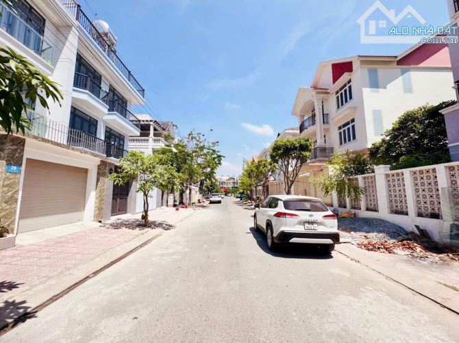 Biệt thự đơn lập khu dân cư Liên Phường sát the global city - 1