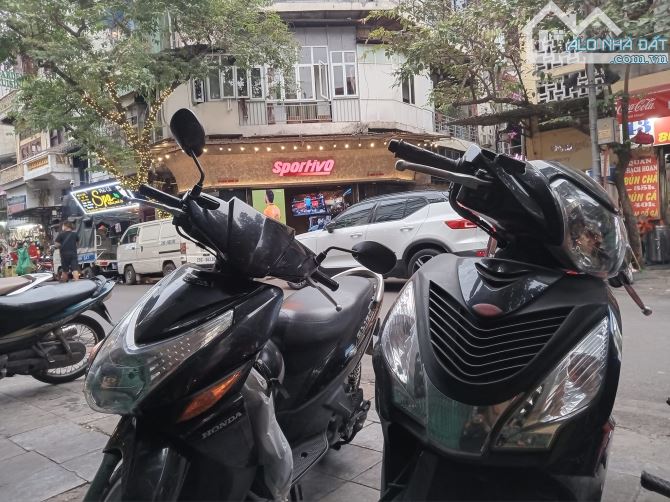 Bán nhà mặt phố khu vực Hàng Buồm, DT 310m2 x mặt tiền 10.5m, 170 tỷ đồng - 1