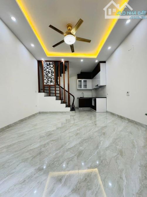 Bán Nhà Vĩnh Hưng 33M x 5T +5,6 Tỷ - Ô Tô 10m- Nhà Mới  - Gần Phố - 1