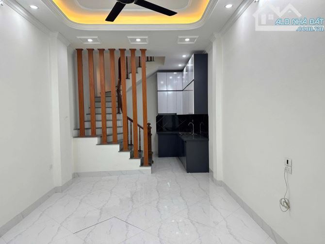 Hơn 6 tỷ có ngay NHÀ MỚI - NGÕ NÔNG - THÔNG SỐ ĐẸP tại Miếu Đầm. DT33m2x5T. - 1