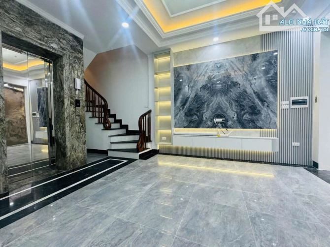 BÁN GẤP NHÀ MỚI NGÕ 31 MẠC THÁI TỔ VINFAST VF7 VÀO NHÀ - 6 TẦNG THANG MÁY - 1