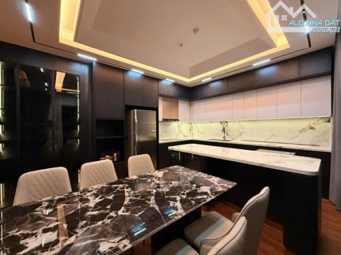 TOÀ APARTMENT 9 TẦNG với 23 PHÒNG KHÉP KÍN, PEN-HOUSE VIEWS TRỌN HỒ TÂY, DOANH THU 200tr - 1