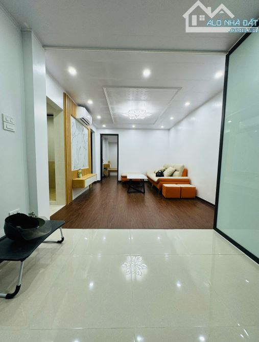 Bán căn tập thể  t1 đẹp, đối diện sân chơi siêu thoáng, vỉa hè đá bóng kinh doanh - 1