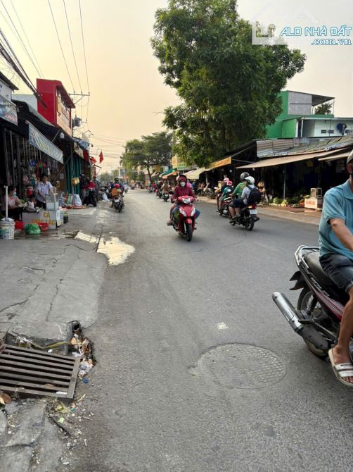 Bán Gấp Nhà Mặt Tiền Kinh Doanh Chợ Đoàn Thị Kia Dĩ An - 1