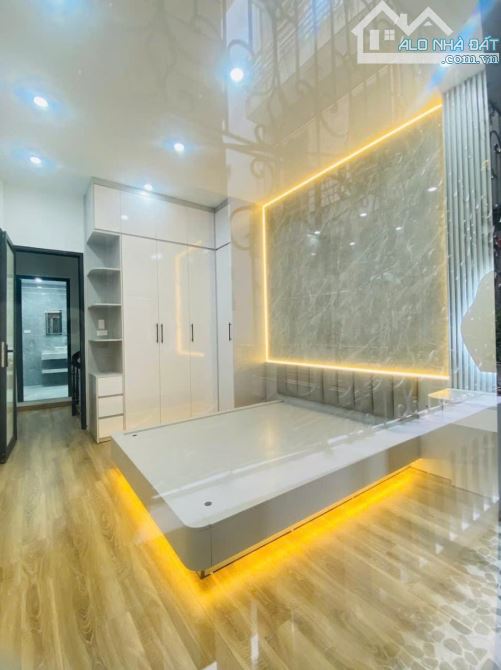 Bán nhà Đường Láng, Đống Đa, trung tâm, 4 tầng dân xây chắc chắn, ở ngay, 33m2, 7.4 tỷ. - 1