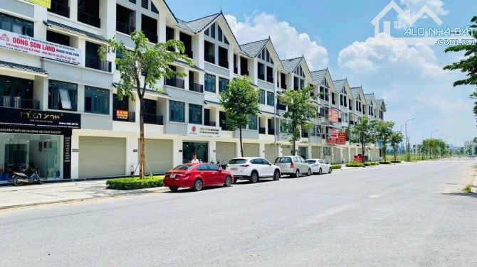 Bán nhà đẹp tại Kim Chung gần Hinode Royal Park ô tô đỗ cửa lô góc kinh doanh nhỉnh 6 tỷ - 1