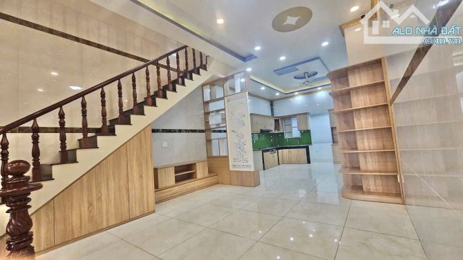 Nhà 1 Trệt 2 lầu + sân thượng P. Lái Thiêu Tp. Thuận An Bình Dương. - 1