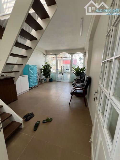 Bán nhà mặt phố Nguyễn Tư Giản - 70m² x 5 tầng + tum - nhà full nội thất - sổ đỏ chính chủ - 12