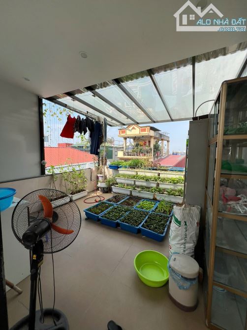 Bán nhà mặt phố Nguyễn Tư Giản - 70m² x 5 tầng + tum - nhà full nội thất - sổ đỏ chính chủ - 14