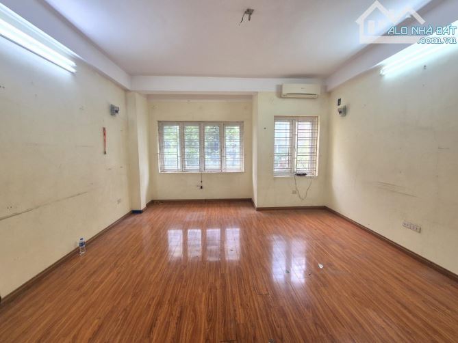 Văn khê 83m mt5m 4tầng vỉa hè ô tô tránh, vừa ở vừa kinh doanh, vị trí rất đẹp - 3