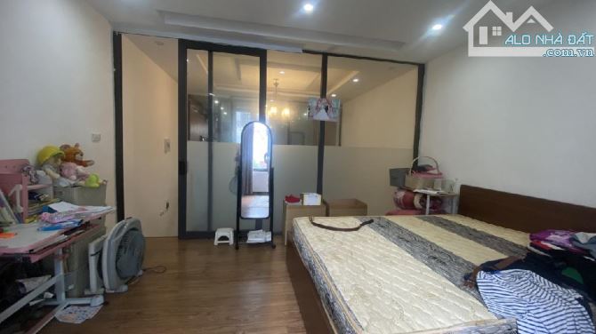 +CHỦ CẦN BÁN GẤP GIẢM CHÀO-1,5 TỶ GIÁ MỚI: 13.5 TỶ(giá cực tốt) -ĐỨC GIANG-Ô TÔ TRÁNH. - 2