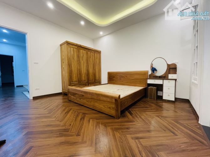 Bán nhà Trương Định , ô tô đỗ cửa , kinh doanh , thang máy , dt 65m x 5T x 15 Tỷ - 2