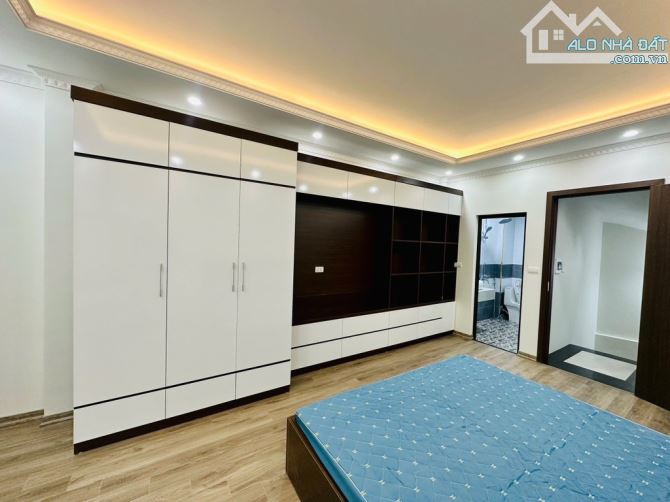 HIẾM, PHÚ ĐÔ – 4 chỗ ĐỖ CỬA, GẦN CHỢ, HỒ PHÚ ĐÔ, TIỆN ÍCH NGẬP TRÀN. 36m2, giá 8.3 tỷ. - 2
