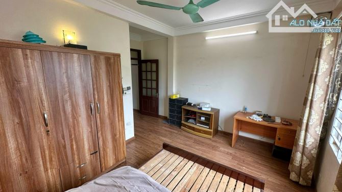 Cho thuê nhà riêng phố Trung Kính Cầu Giấy. DT 50m2, 4 tầng. 4 ngủ. Full đồ. Giá 17 triệu - 2