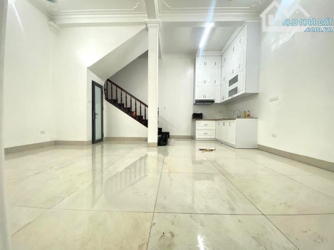 Cách phố 20m Lô góc 2 thoáng TT Ba Đình nhà đẹp 50m 4T nhỉnh 11 tỷ lắp được thang máy - 2