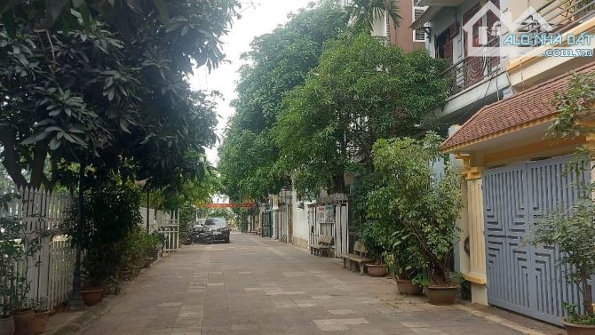 💥 Bán gấp! Biệt thự Sài Đồng – Long Biên – Gần hồ điều hòa – 175m² – 4 tầng – chỉ 37.5 Tỷ - 2