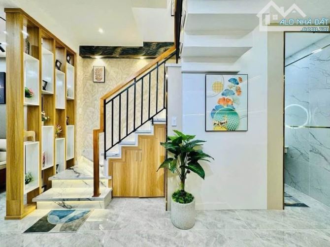 🎉 Phát Lộc Tài 🎉 Mặt Tiền Đường Nguyễn Chí Thanh 📐 89.5m² 🏢 4 Tầng 💰 12.9 Tỷ Nở Hậu 8 - 2