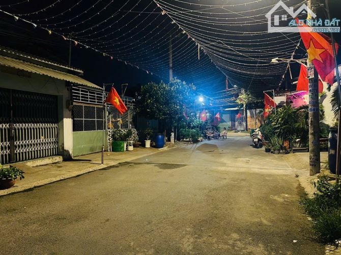 Nhà Ngay Chợ Đông Quang. 6x26(157m2)CN 126m. Đường 8m, Tương lai 12m. Chỉ 5tỷ99 còn TL - 2