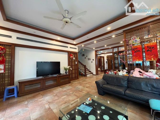 Bán nhà KĐT Văn Quán - 85m2 - mặt tiền khủng - oto tránh,vỉa hè rộng - 20tỷ - 2