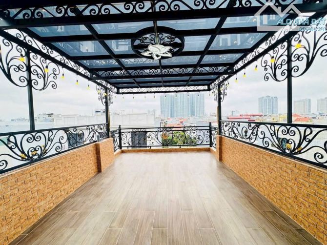 - Nhà TĐC A51 Hồ Sen - Lê Chân - HP đường nhựa 15m vỉa hè 3m ko lỗi lầm !!!! - 60m2 x 5 tầ - 2