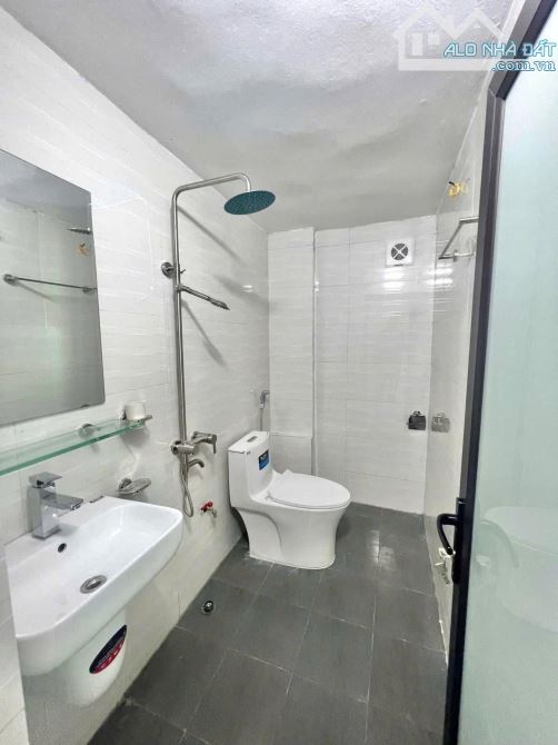 Bán nhà trong ngõ chợ Kênh ngõ to 3 bước chân ra đến chợ - 2